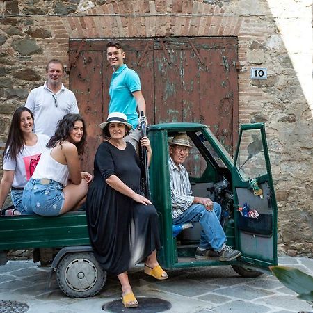 فيلا La Casa Di Alice Castelnuovo dellʼAbate المظهر الخارجي الصورة