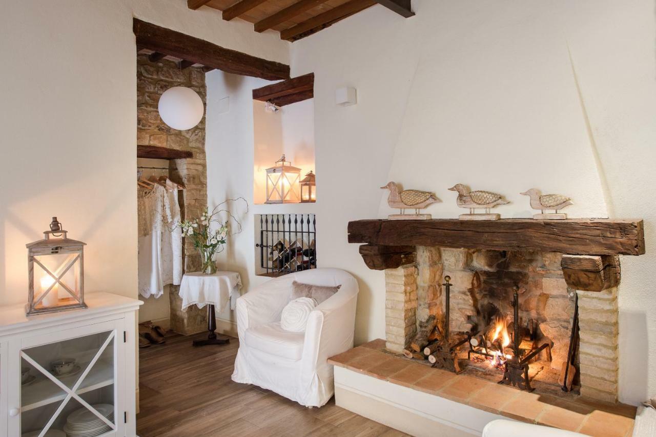 فيلا La Casa Di Alice Castelnuovo dellʼAbate المظهر الخارجي الصورة