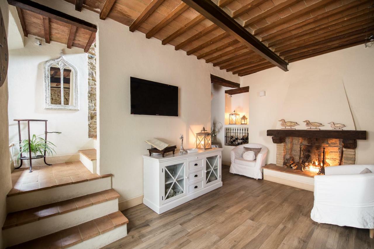 فيلا La Casa Di Alice Castelnuovo dellʼAbate المظهر الخارجي الصورة