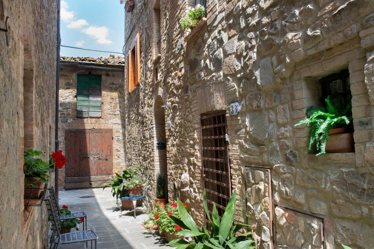 فيلا La Casa Di Alice Castelnuovo dellʼAbate المظهر الخارجي الصورة