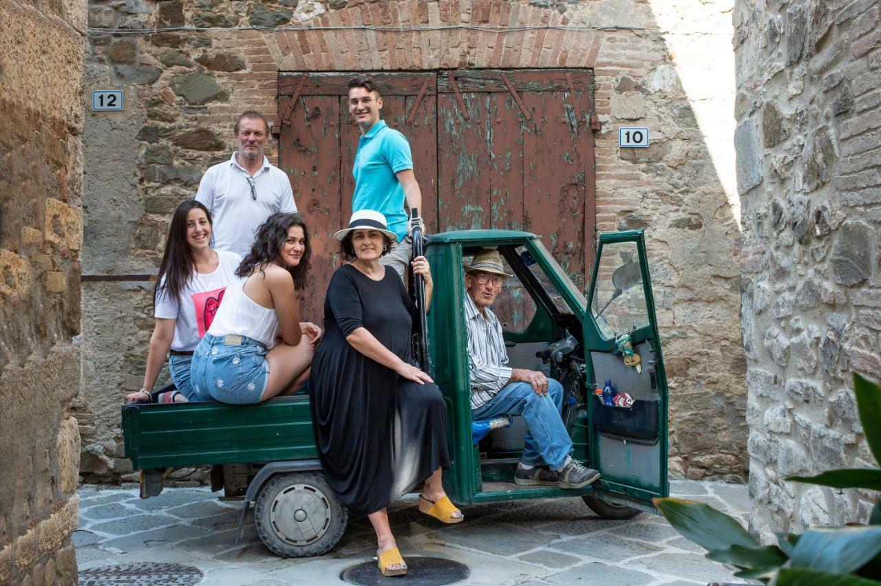 فيلا La Casa Di Alice Castelnuovo dellʼAbate المظهر الخارجي الصورة
